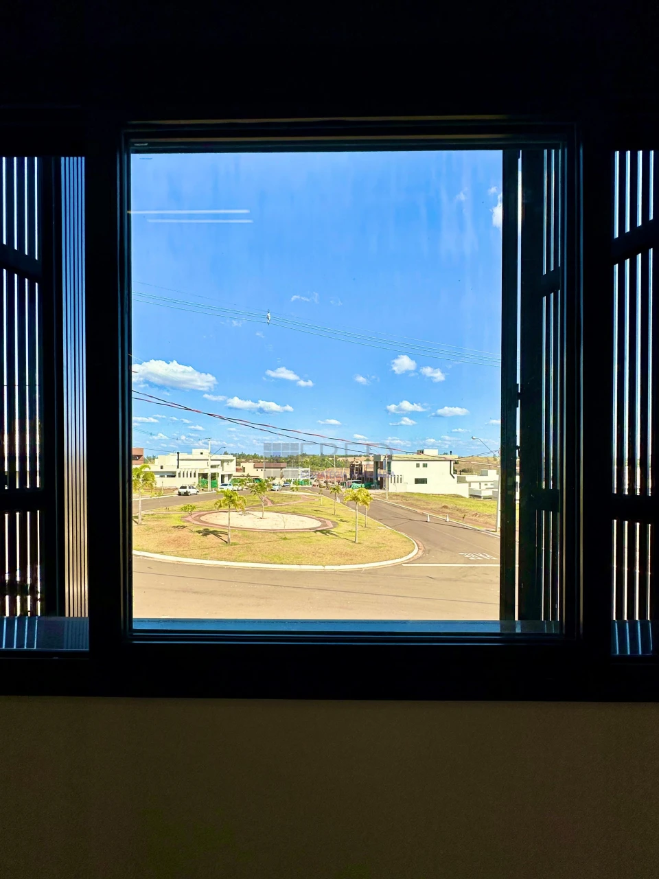 CASA A VENDA NO CONDOMINIO ARAGUARI - PARQUE TAUÁ