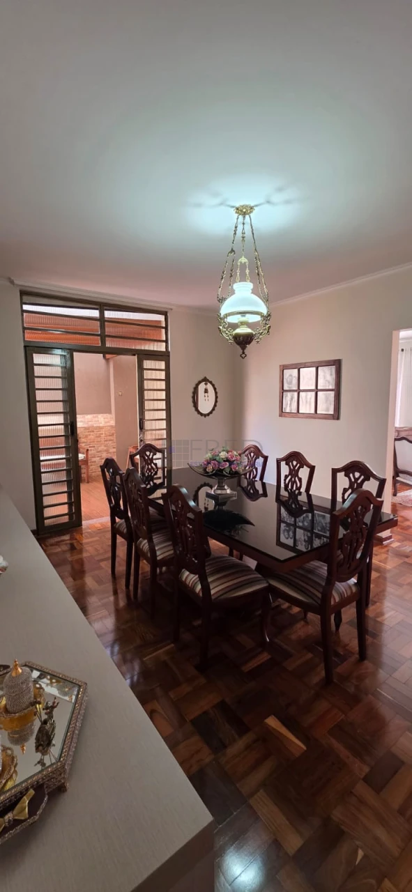 LINDA CASA TÉRREA A VENDA