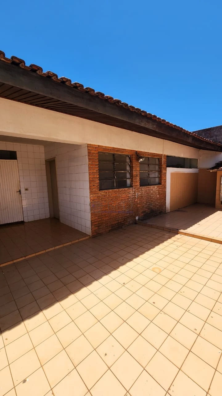 EXCELENTE IMÓVEL COMERCIAL PARA LOCAÇÃO - TOTALMENTE TÉRREO