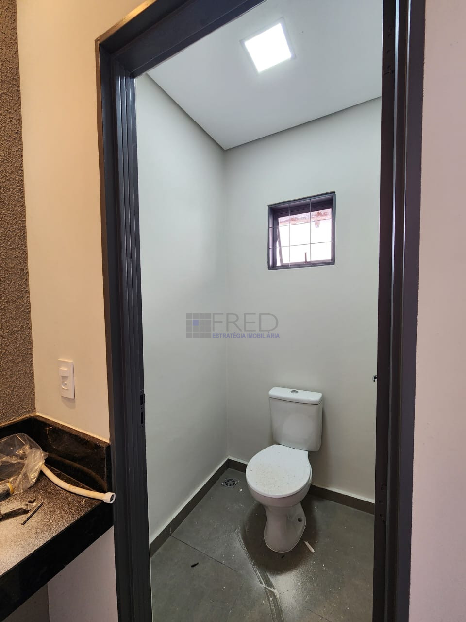 RESIDENCIA  TÉRREA A VENDA - REFORMADA - JARDIM CHAMPAGNAT / ALVORADA
