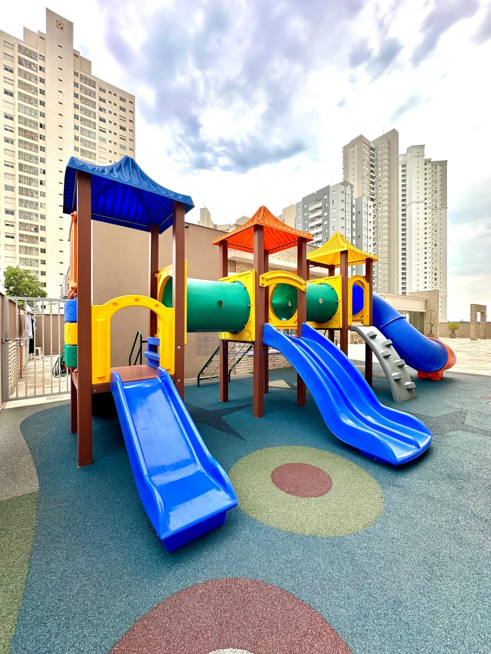 APARTAMENTO A VENDA NO EDIFÍCIO FERNANDO PESSOA