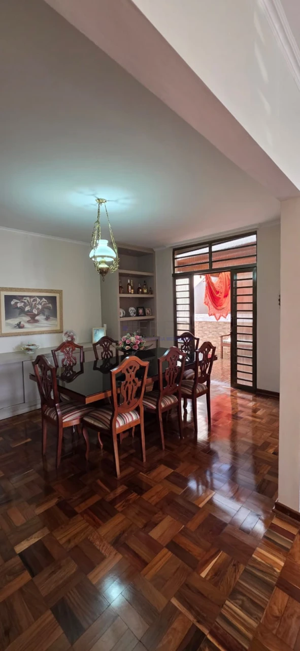 LINDA CASA TÉRREA A VENDA