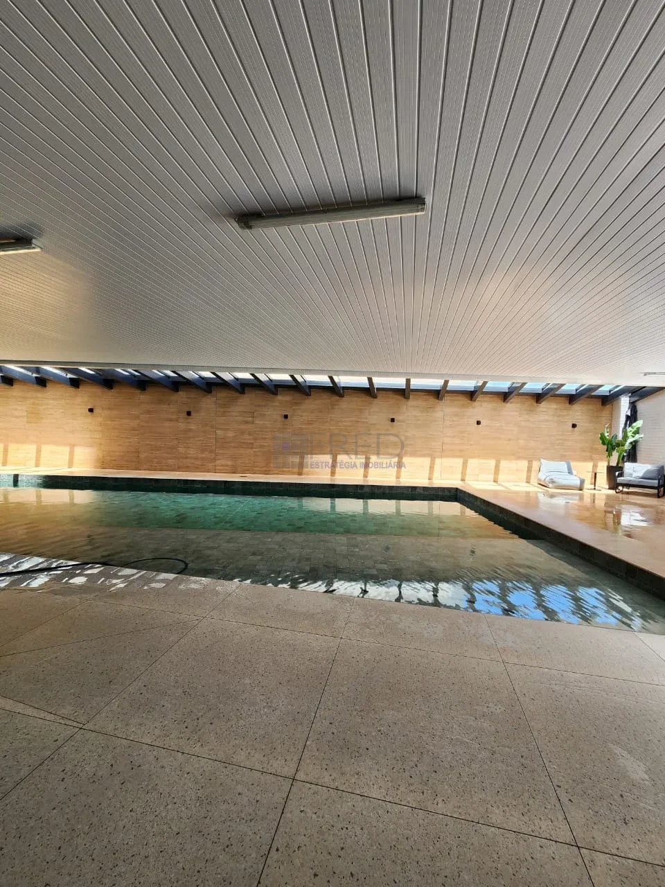 APARTAMENTO A VENDA -EDIFICIO TRIANON - ANDAR ALTO - LINDO