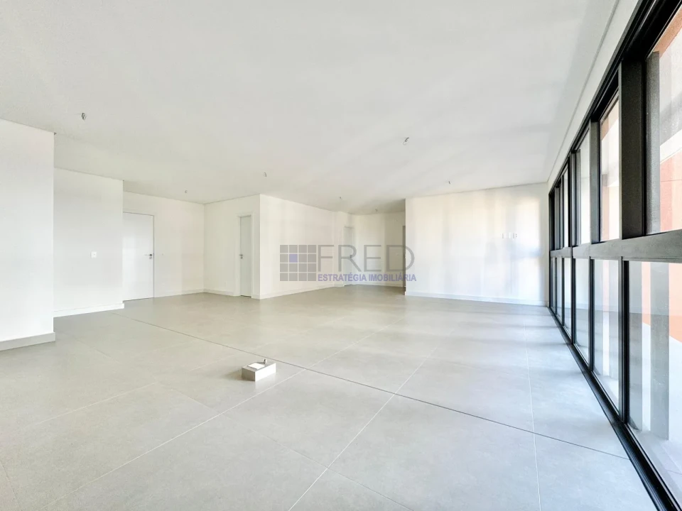 APARTAMENTO NOVO - ANDAR INTERMEDIARIO - 3 SUÍTES - ARBO