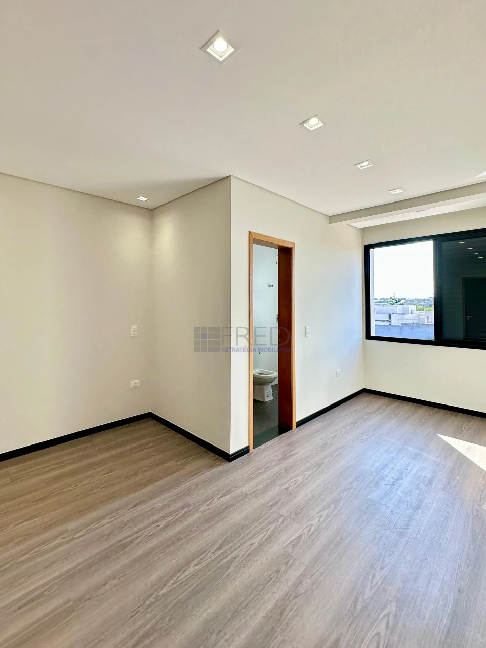 CASA A VENDA NO CONDOMINIO ARAGUARI - PARQUE TAUÁ