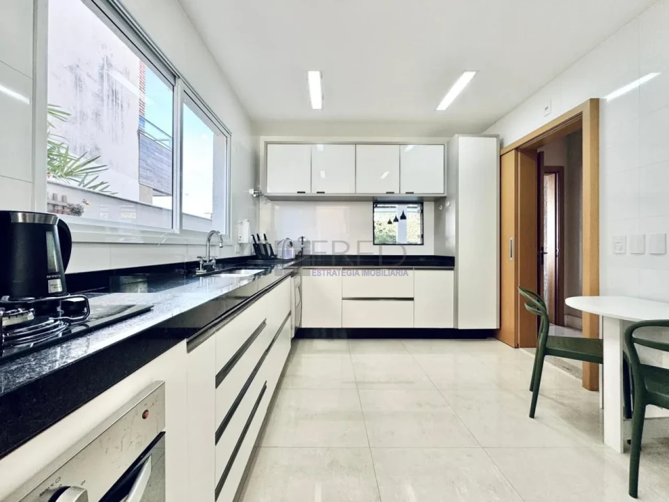 EXCELENTE RESIDENCIA A VENDA - COND, ALPHAVILLE  II