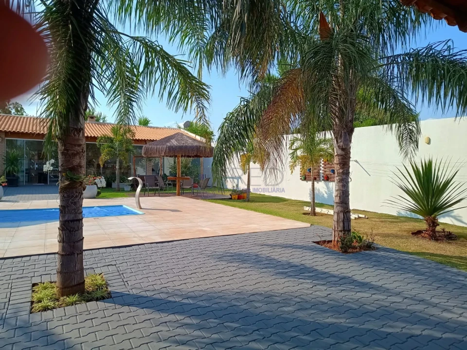 BELÍSSIMA CHÁCARA NO RIVIERA DO POENTE