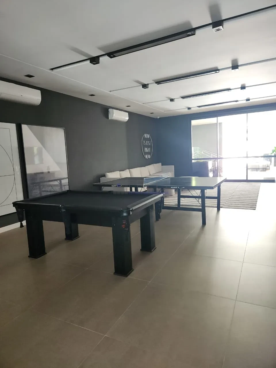 APARTAMENTO A VENDA -EDIFICIO TRIANON - ANDAR ALTO - LINDO
