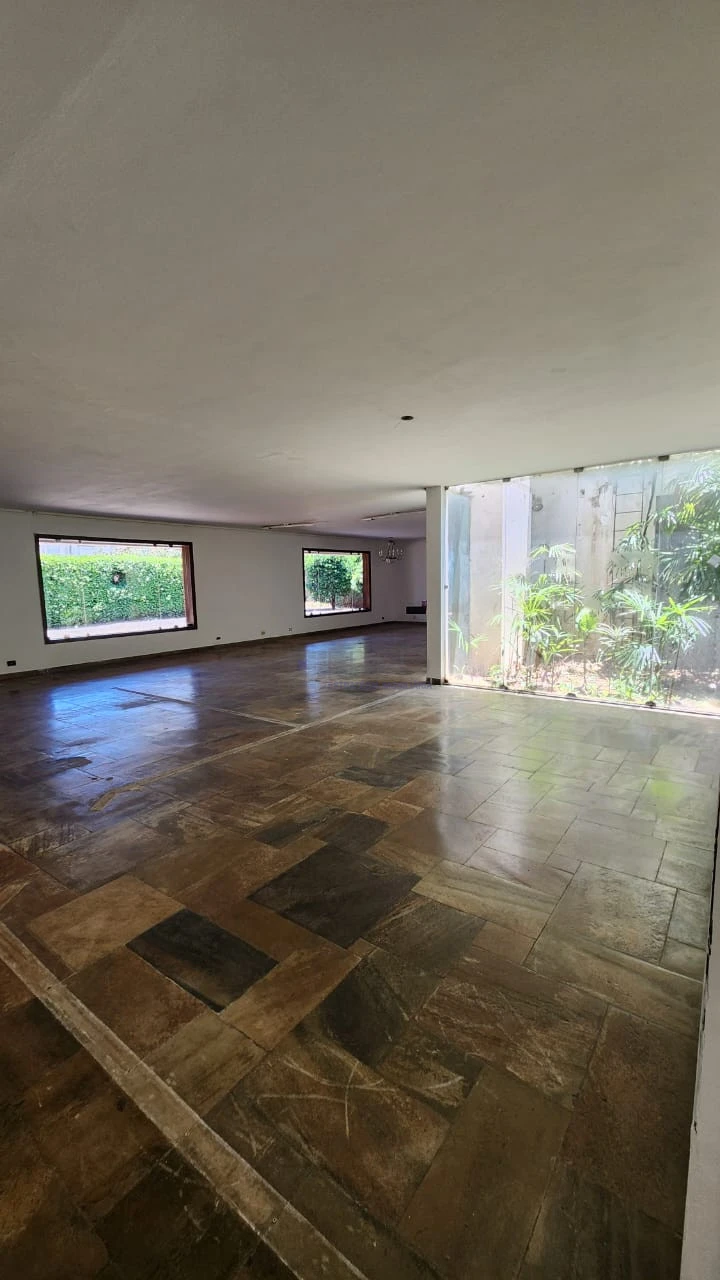 EXCELENTE IMÓVEL COMERCIAL PARA LOCAÇÃO - TOTALMENTE TÉRREO