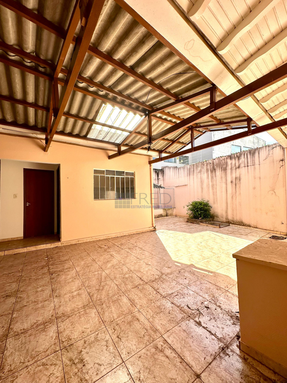 SOBRADO A VENDA EM CAMBÉ