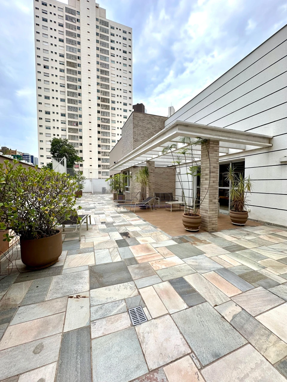 APARTAMENTO A VENDA NO EDIFÍCIO FERNANDO PESSOA