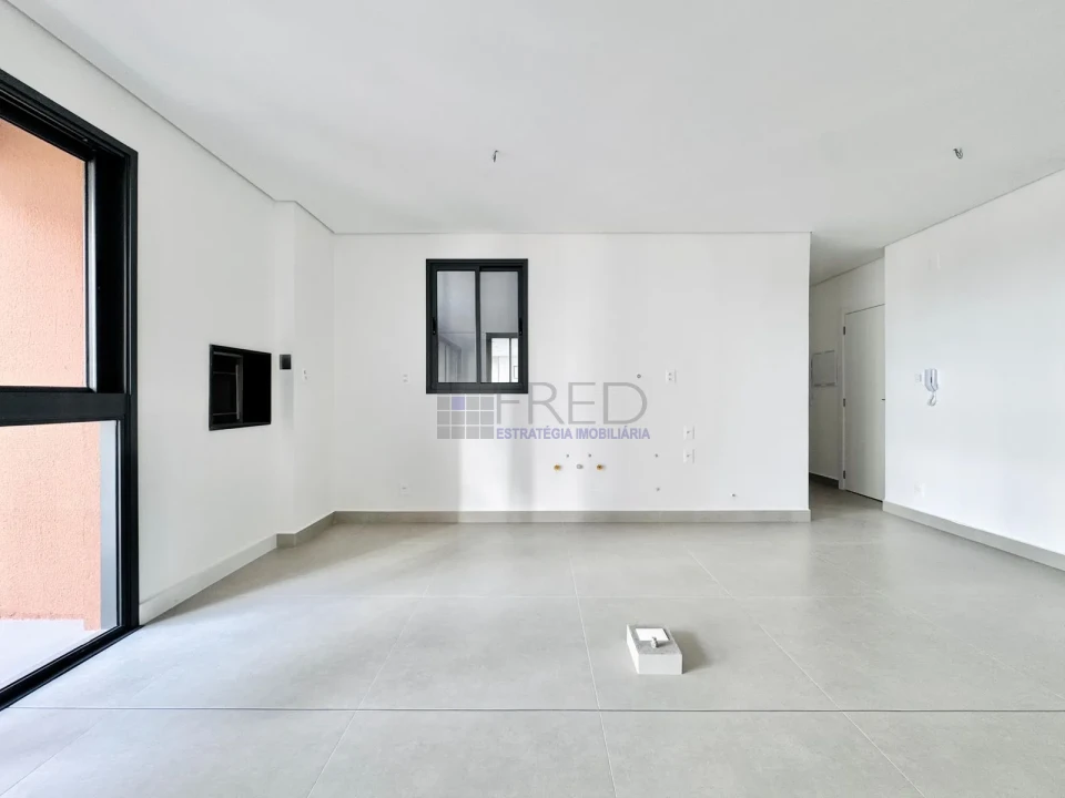 APARTAMENTO NOVO - ANDAR INTERMEDIARIO - 3 SUÍTES - ARBO