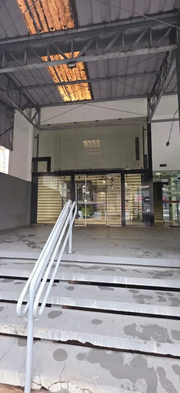 LOJA COM  SOTÃO E MEZANINO - REGIÃO CENTRAL - VENDA OU LOCAÇÃO