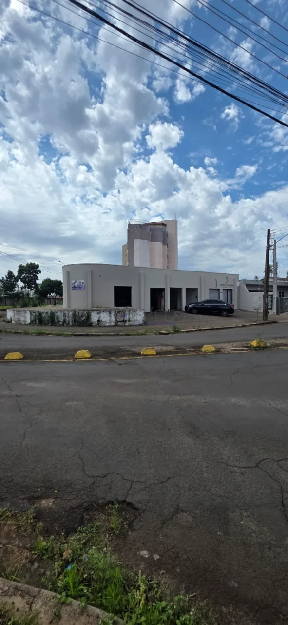 Imagens do imóveis TERRENO COMERCIAL A VENDA COM CONSTRUÇÃO DE GALERIA DE LOJAS INACABADA