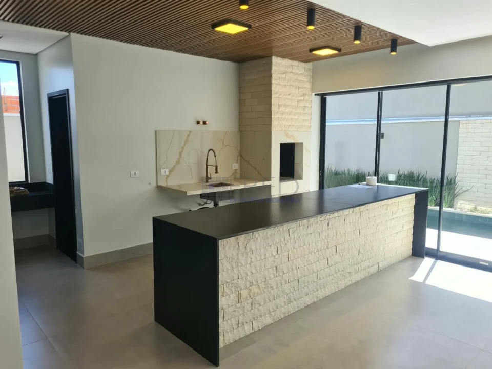 Imagens do imóveis LINDA RESIDECIA Á VENDA - 3 SUÍTES - CONDOMINIO  MORADAS DO VALE