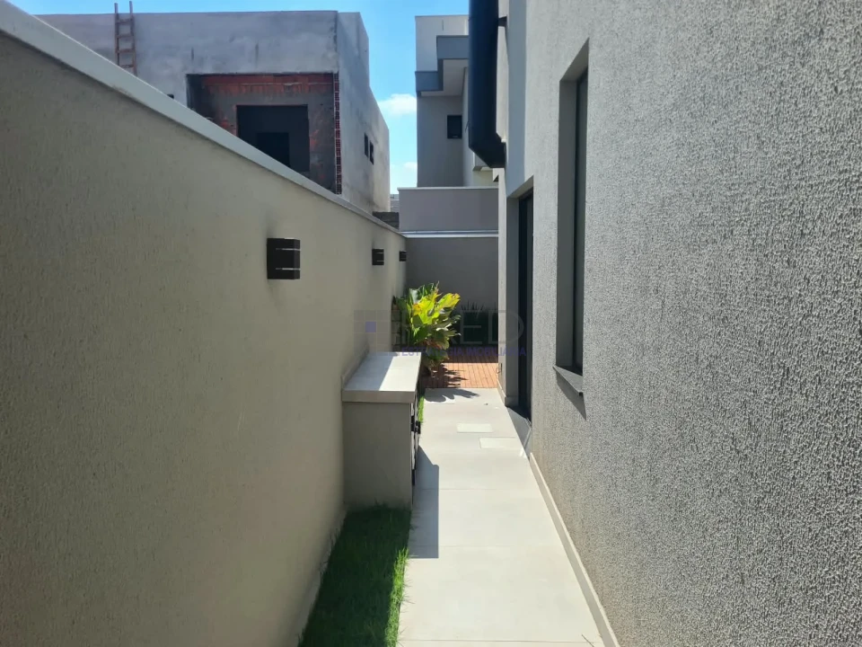 Imagens do imóveis LINDA RESIDECIA Á VENDA - 3 SUÍTES - CONDOMINIO  MORADAS DO VALE