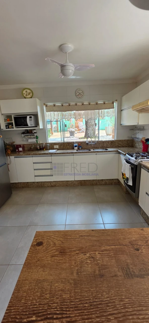 LINDA CHACARA A VENDA, PORTEIRA FECHADA - MORADIA OU LAZER EM CAMBÉ PR