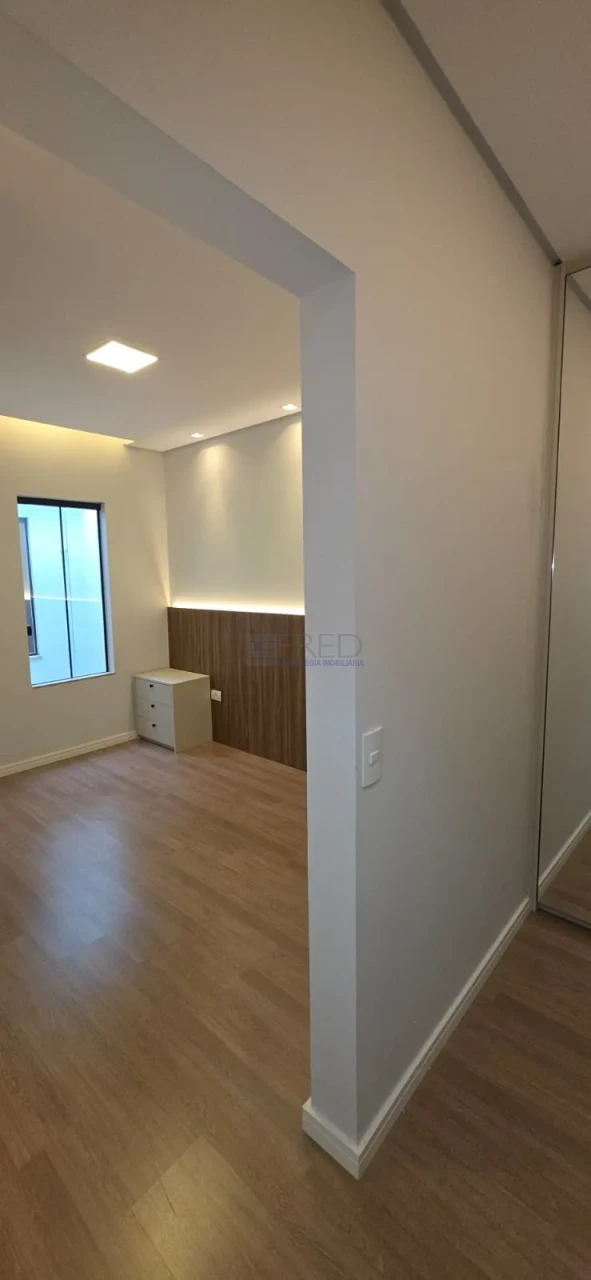 Imagens do imóveis LINDA CASA TÉRREA A VENDA - COMPLETA DE ARMARIOS - HEIMTAL PARK