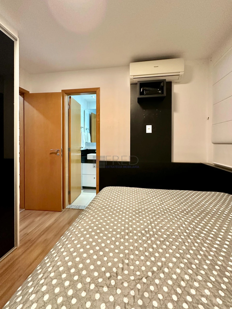 APARTAMENTO A VENDA NO EDIFÍCIO FERNANDO PESSOA