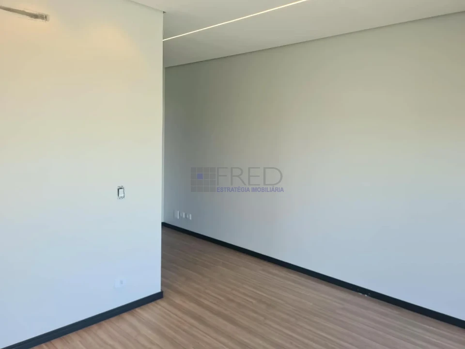 Imagens do imóveis LINDA RESIDECIA Á VENDA - 3 SUÍTES - CONDOMINIO  MORADAS DO VALE
