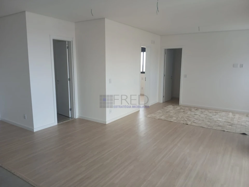 APARTAMENTO A VENDA - SENSE - ANDAR ALTO, 02 VAGAS DE GARAGEM COM BOX