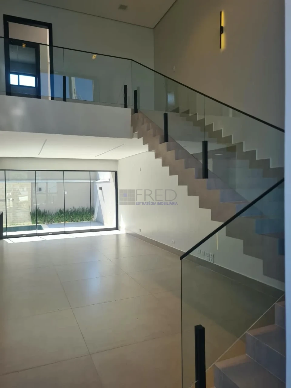 Imagens do imóveis LINDA RESIDECIA Á VENDA - 3 SUÍTES - CONDOMINIO  MORADAS DO VALE