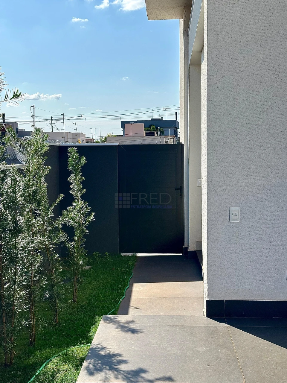 CASA A VENDA NO CONDOMINIO ARAGUARI - PARQUE TAUÁ