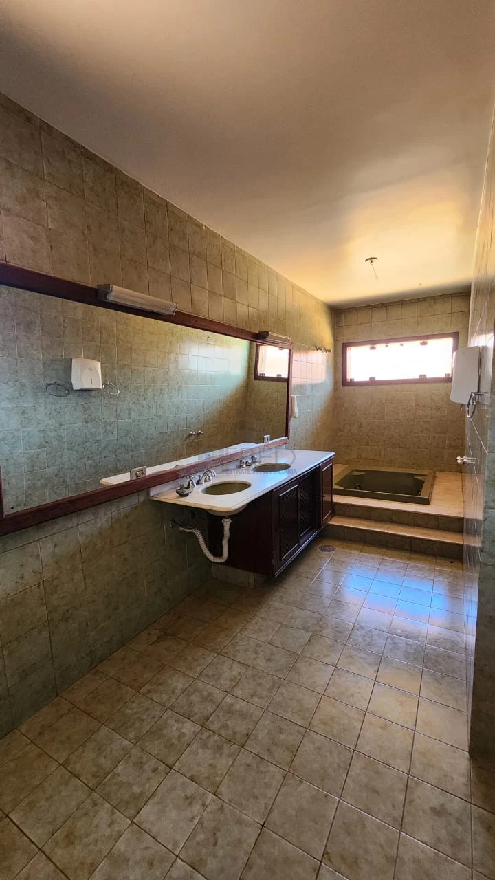 EXCELENTE IMÓVEL COMERCIAL PARA LOCAÇÃO - TOTALMENTE TÉRREO