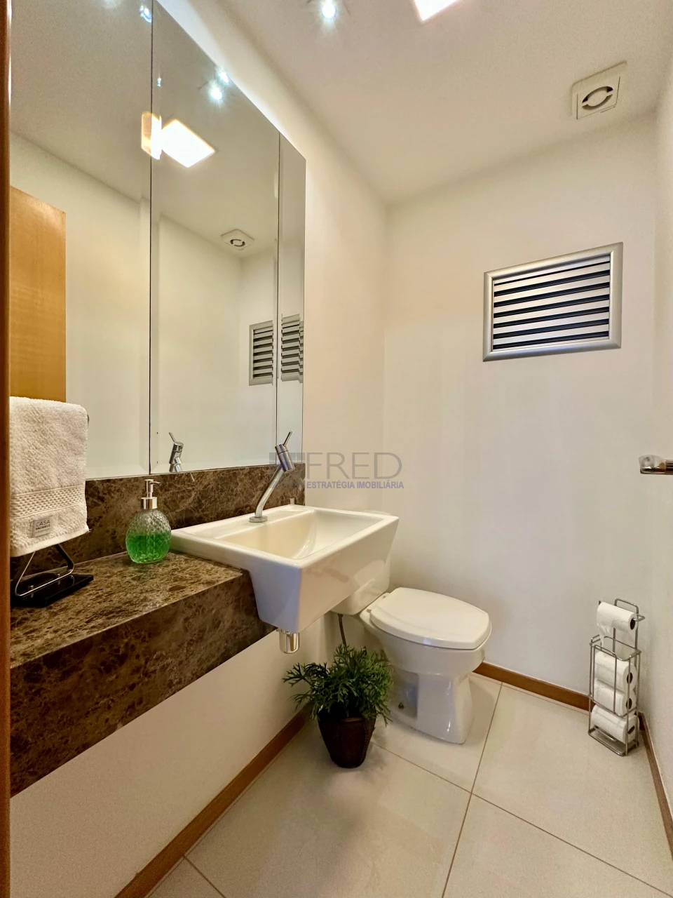 APARTAMENTO A VENDA NO EDIFÍCIO FERNANDO PESSOA