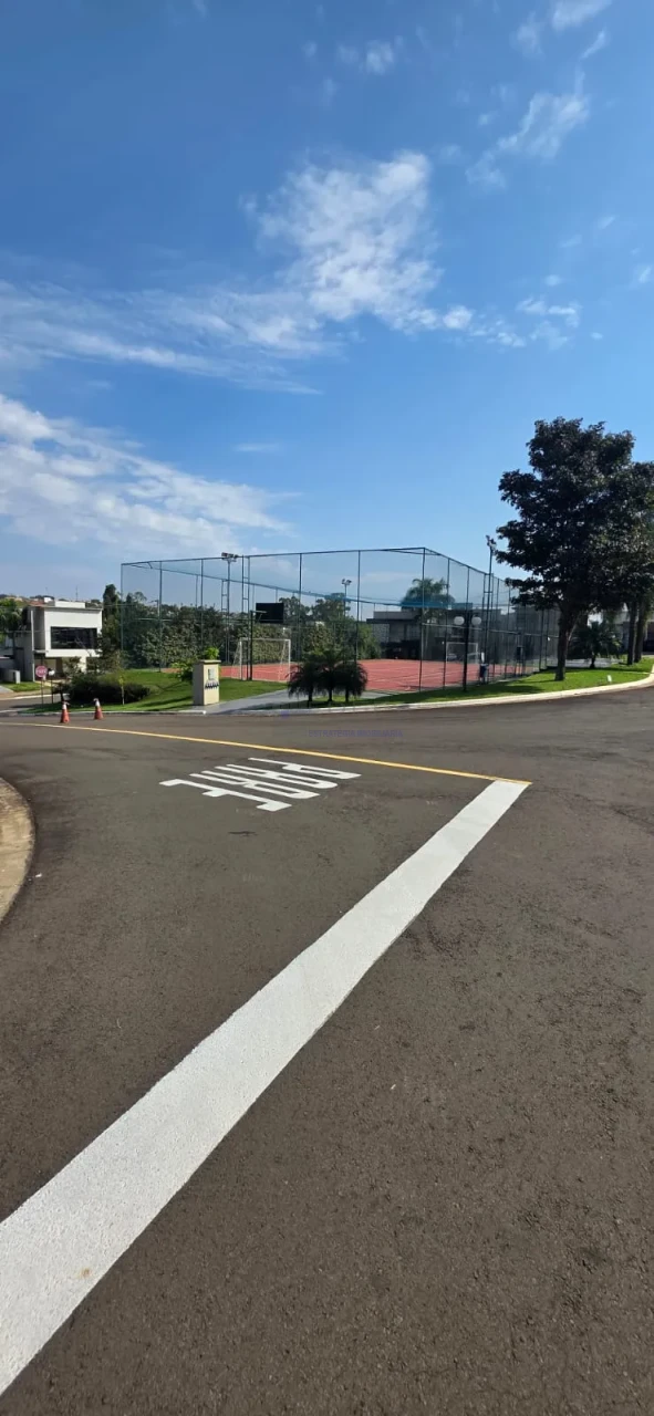 Imagens do imóveis EXCELENTE TERRENO A VENDA - PARTE ALTA  - CONDOMINIO ARANGUÁ - PARQUE TAUÁ