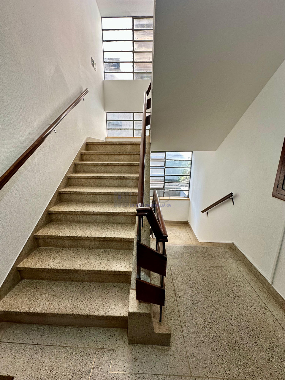 APARTAMENTO A VENDA NO EDIFÍCIO PIAUÍ