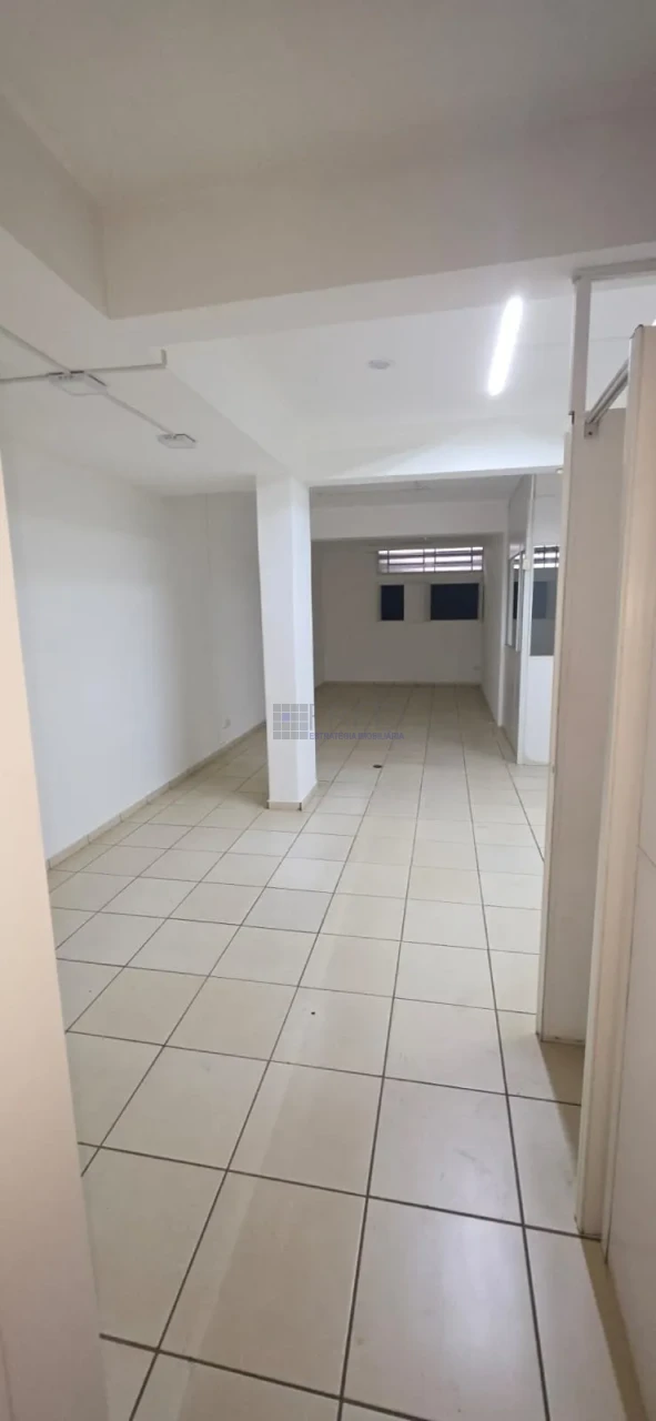 LOJA COM  SOTÃO E MEZANINO - REGIÃO CENTRAL - VENDA OU LOCAÇÃO