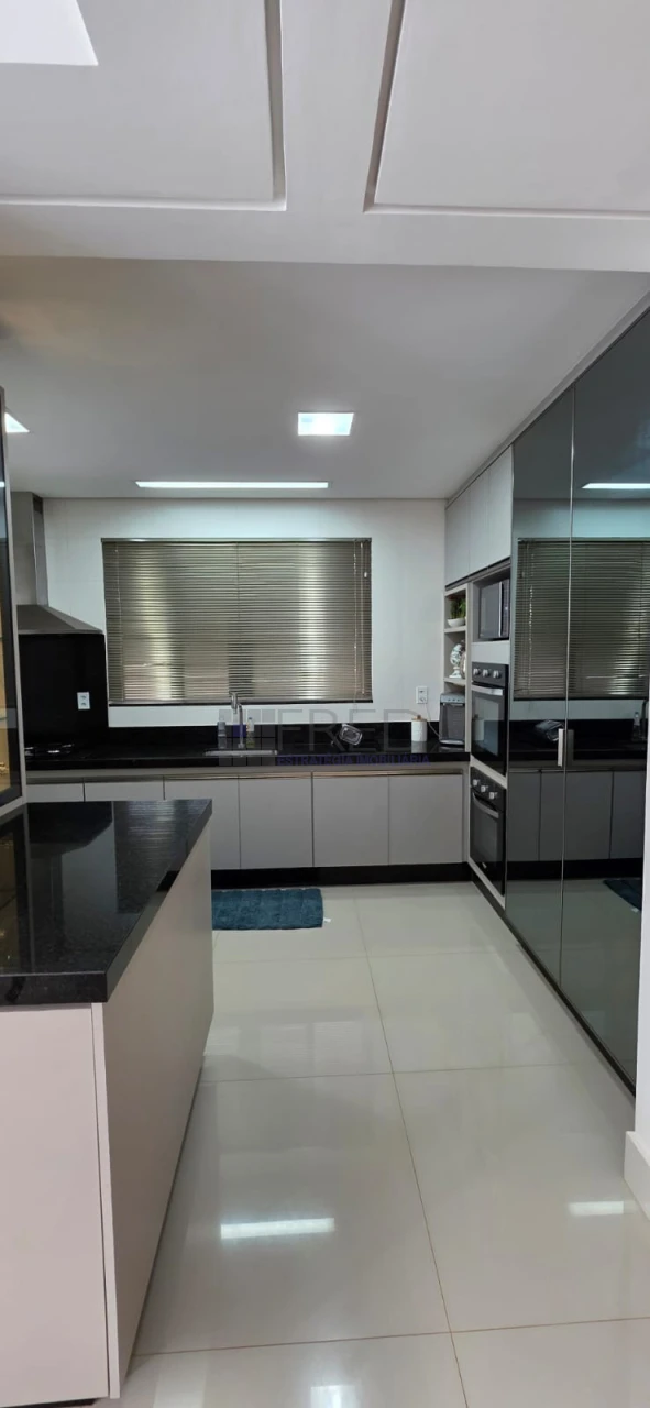 EXCELENTE CASA TÉRREA A VENDA - 3 SUÍTES - ROYAL FOREST RESIDENCE & RESORT