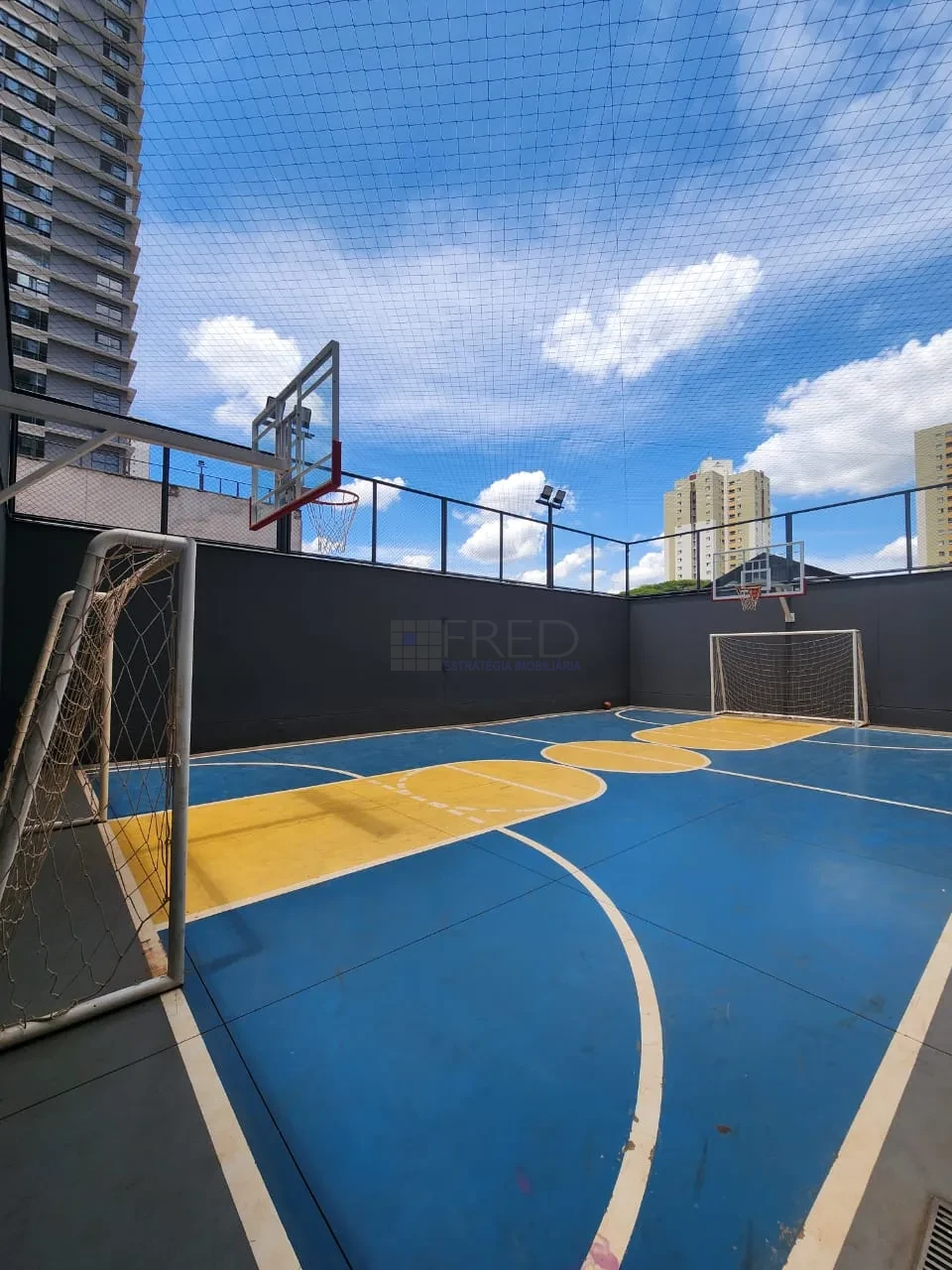 APARTAMENTO A VENDA -EDIFICIO TRIANON - ANDAR ALTO - LINDO