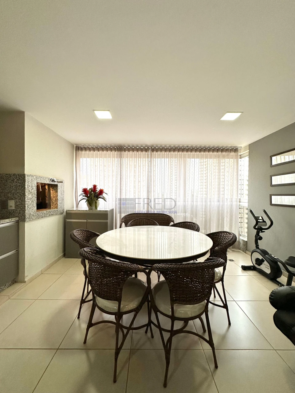 APARTAMENTO A VENDA NO EDIFÍCIO FERNANDO PESSOA