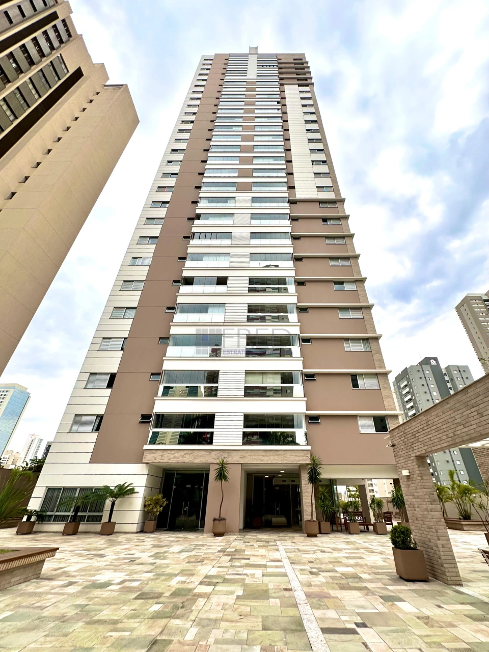 APARTAMENTO A VENDA NO EDIFÍCIO FERNANDO PESSOA