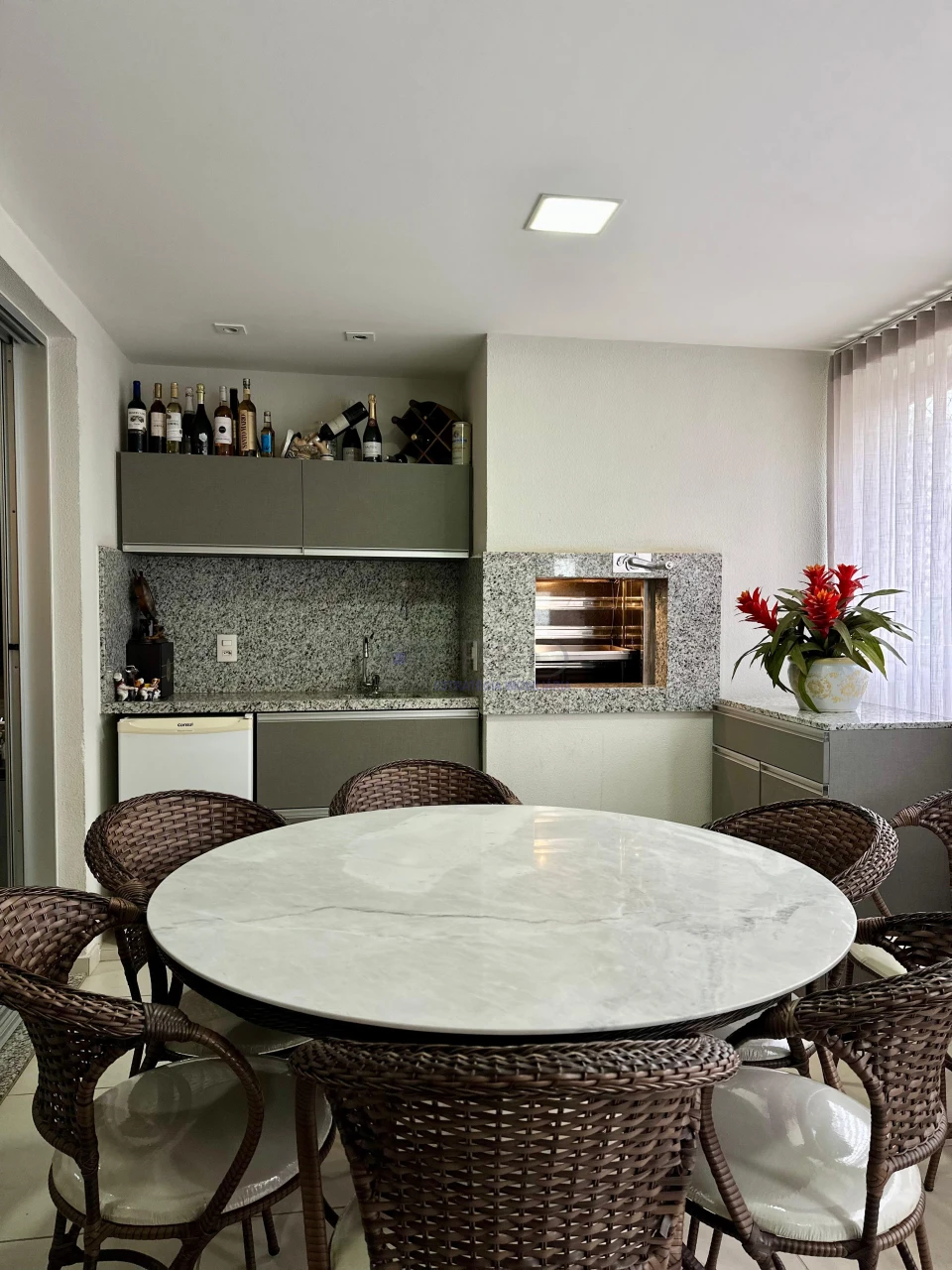 APARTAMENTO A VENDA NO EDIFÍCIO FERNANDO PESSOA
