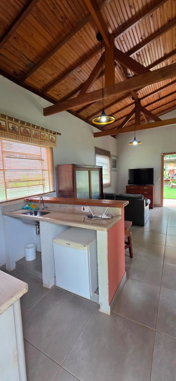 LINDA CHACARA A VENDA, PORTEIRA FECHADA - MORADIA OU LAZER EM CAMBÉ PR