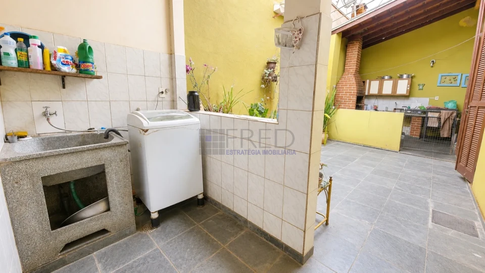 CASA RESIDENCIAL E COMERCIAL À VENDA NA AV PAUL HARRIS