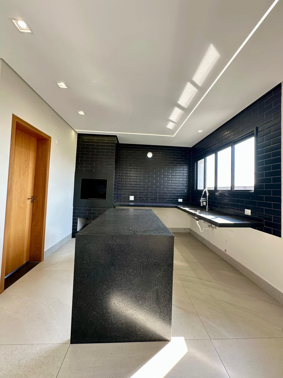 CASA A VENDA NO CONDOMINIO ARAGUARI - PARQUE TAUÁ