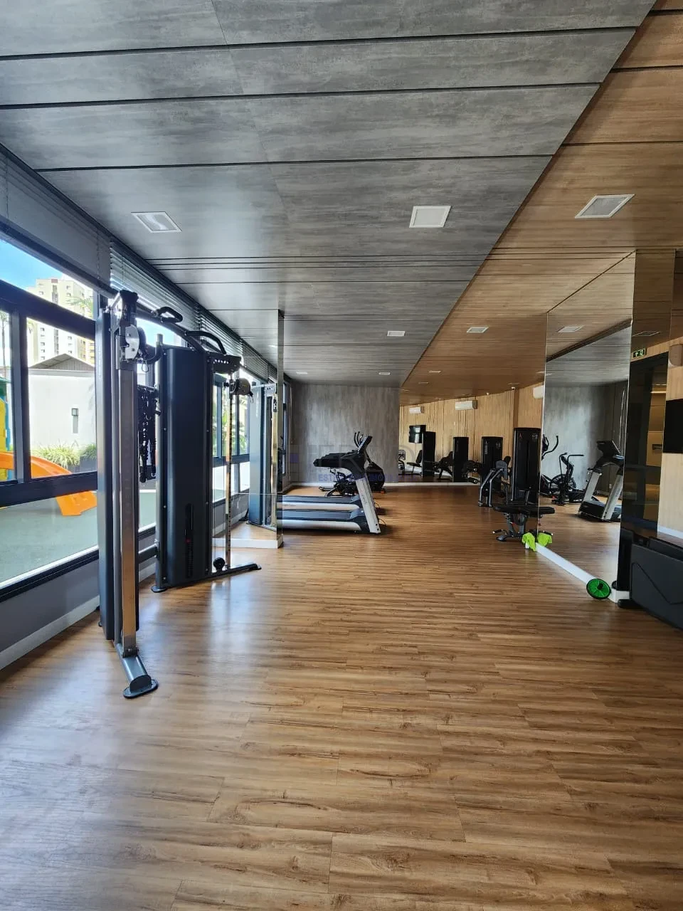 APARTAMENTO A VENDA -EDIFICIO TRIANON - ANDAR ALTO - LINDO