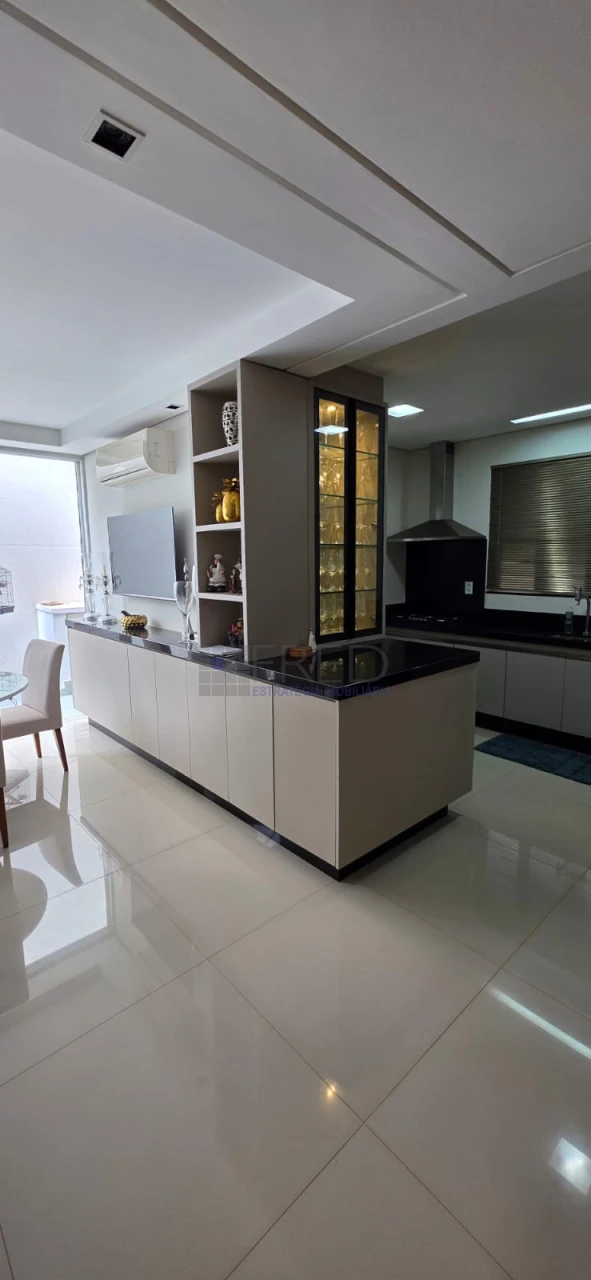 EXCELENTE CASA TÉRREA A VENDA - 3 SUÍTES - ROYAL FOREST RESIDENCE & RESORT