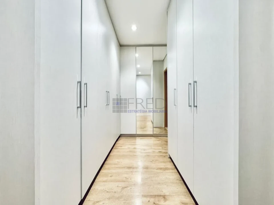 EXCELENTE RESIDENCIA A VENDA - COND, ALPHAVILLE  II