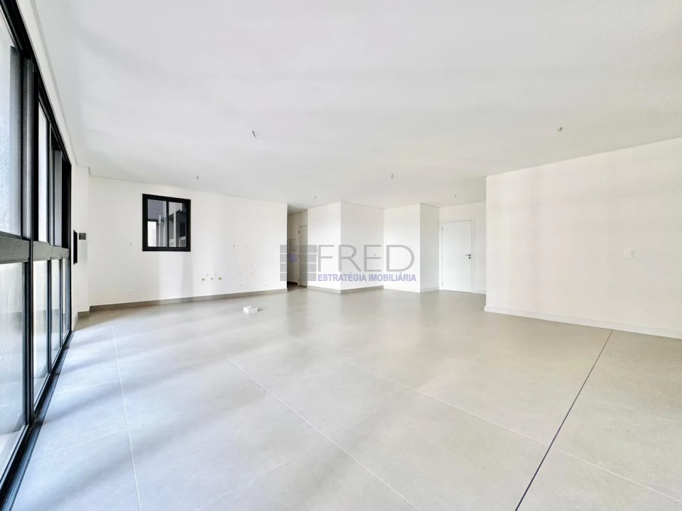 APARTAMENTO NOVO - ANDAR INTERMEDIARIO - 3 SUÍTES - ARBO
