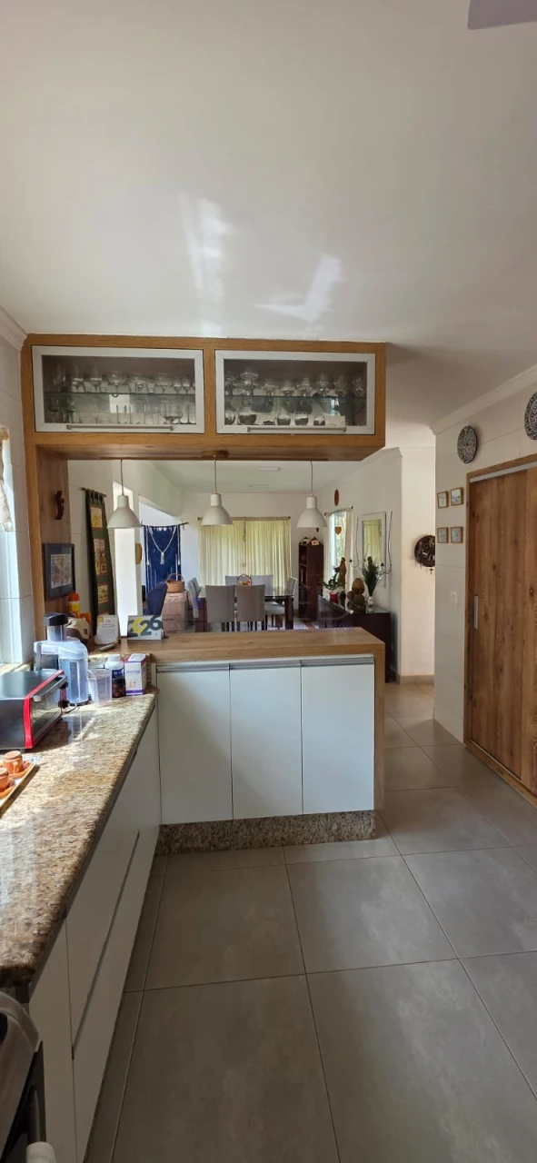 LINDA CHACARA A VENDA, PORTEIRA FECHADA - MORADIA OU LAZER EM CAMBÉ PR