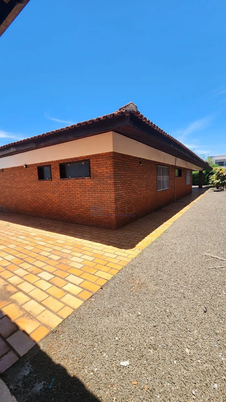 EXCELENTE IMÓVEL COMERCIAL PARA LOCAÇÃO - TOTALMENTE TÉRREO