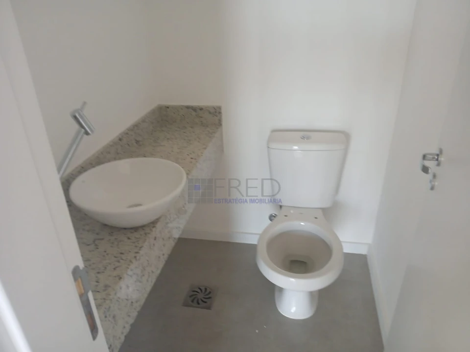 APARTAMENTO A VENDA - SENSE - ANDAR ALTO, 02 VAGAS DE GARAGEM COM BOX