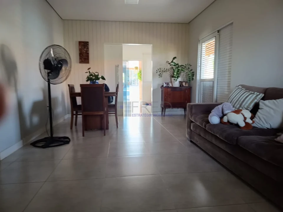 BELÍSSIMA CHÁCARA NO RIVIERA DO POENTE