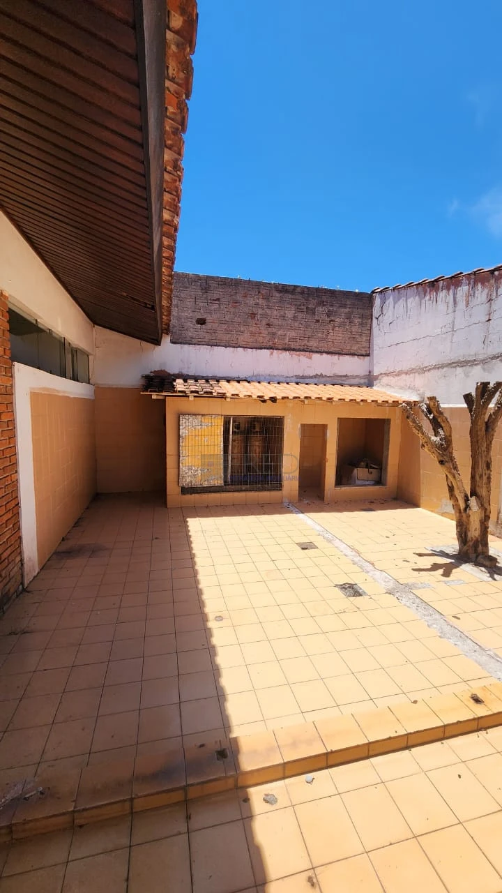 EXCELENTE IMÓVEL COMERCIAL PARA LOCAÇÃO - TOTALMENTE TÉRREO