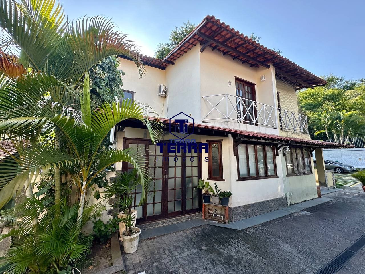 Imagens do imóveis Linda residência de 2 quartos com 2 vagas em Maria Paula!